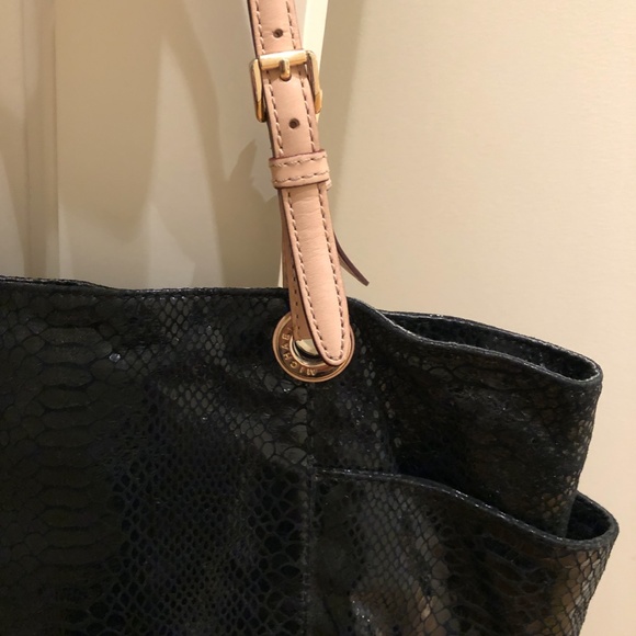 Michael Kors hobo bag in black - Picture 4 of 5